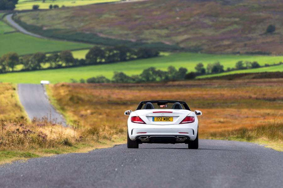  Mercedes-Benz SLC180 AMG Line (R172) 2016 года  (UK) (фото 33 из 40)